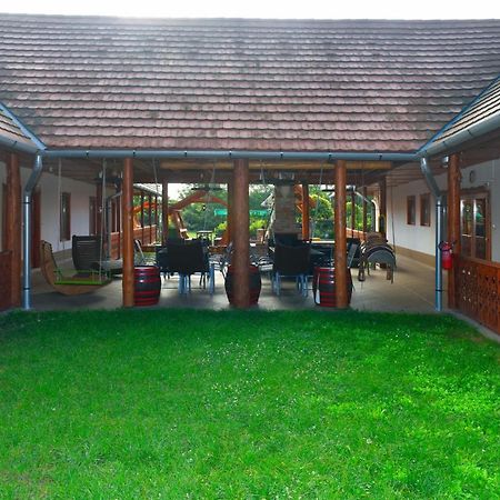 Nyakiglab Villa Szegi Exterior foto