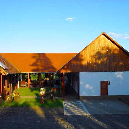 Nyakiglab Villa Szegi Exterior foto