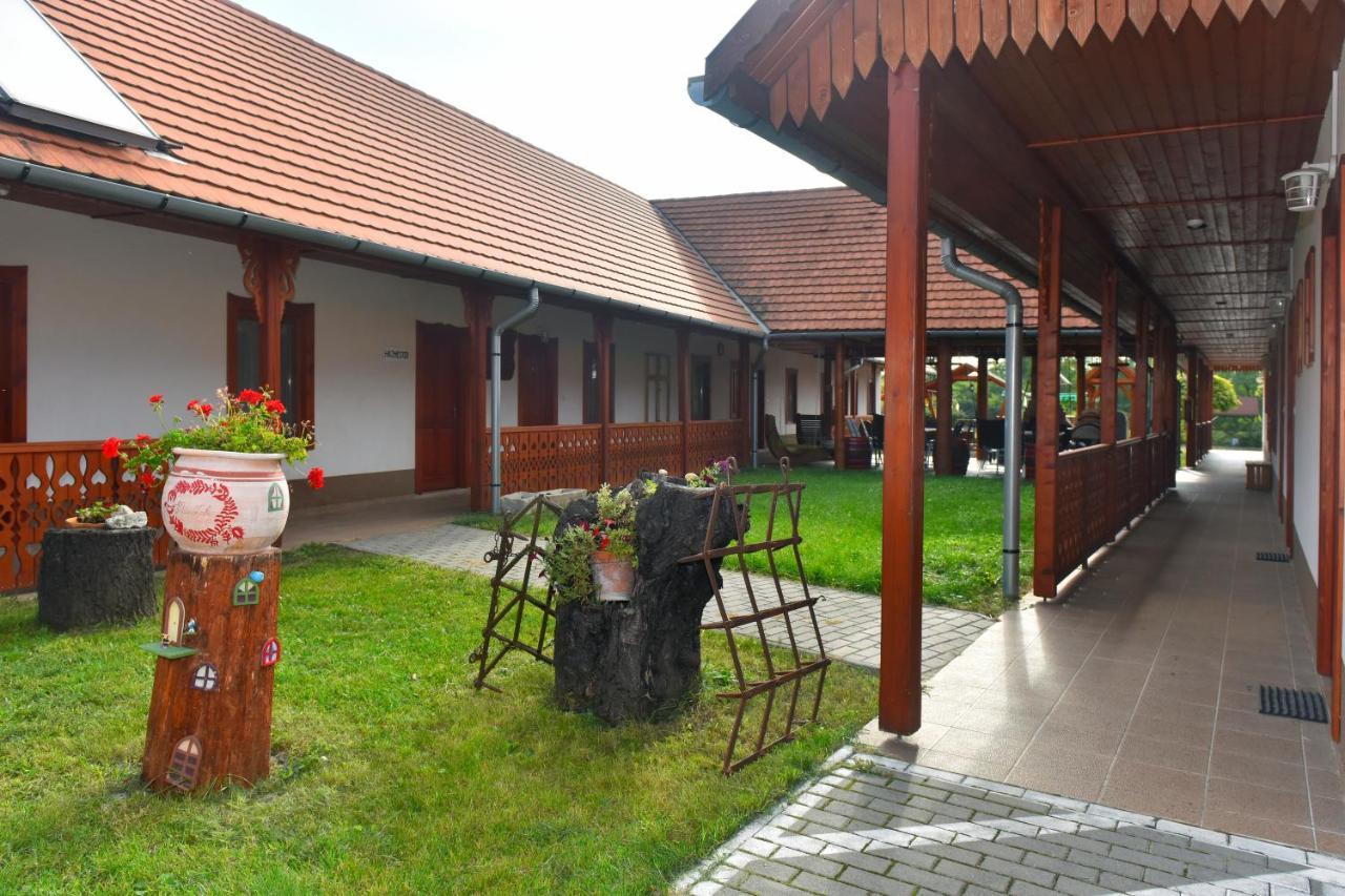 Nyakiglab Villa Szegi Exterior foto
